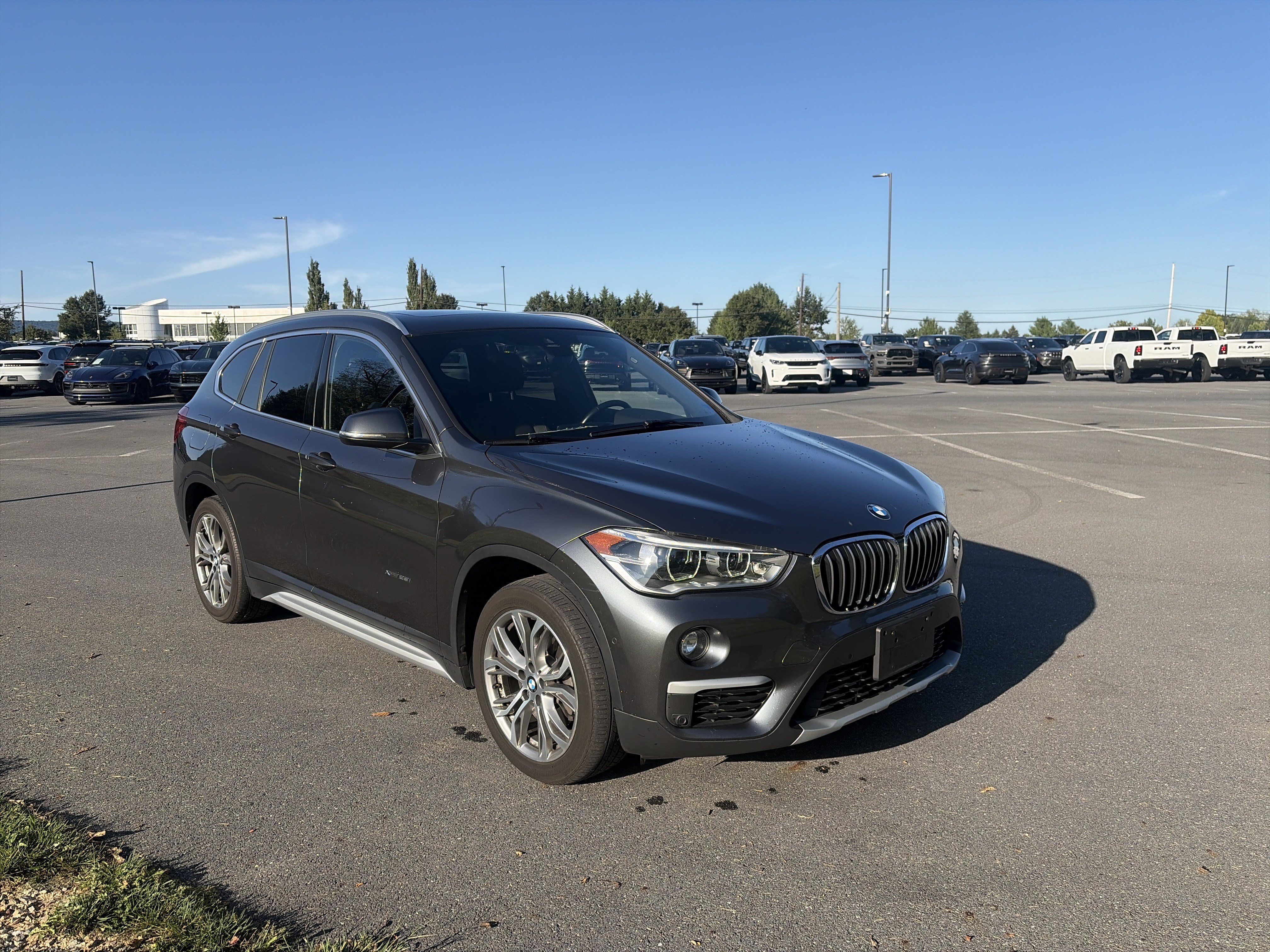 Used 2017 BMW X1 xDrive28i AWD/4WD image 3