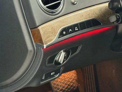 Used 2016 Mercedes-Benz S 550 Sedan image 30