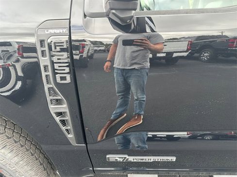 New 2026 Ford F250 Lariat w/ Black Appearance Package image 9