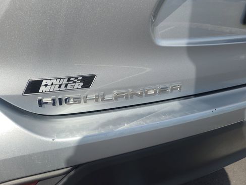 Certified 2025 Toyota Highlander XLE image 30