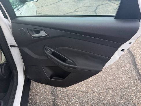 Used 2015 Ford Focus Titanium FWD image 20