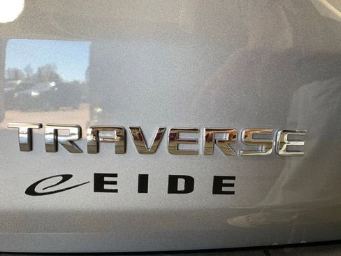 Used 2023 Chevrolet Traverse LT w/ LPO, Floor Liner Package AWD/4WD image 37