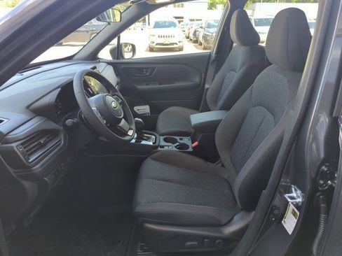 Used 2025 Subaru Forester Premium image 13