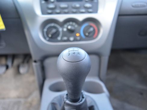 Used 2004 Saturn ION Level 2 image 21