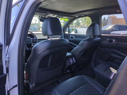 Certified 2024 Kia Sorento SX Prestige AWD/4WD image 27