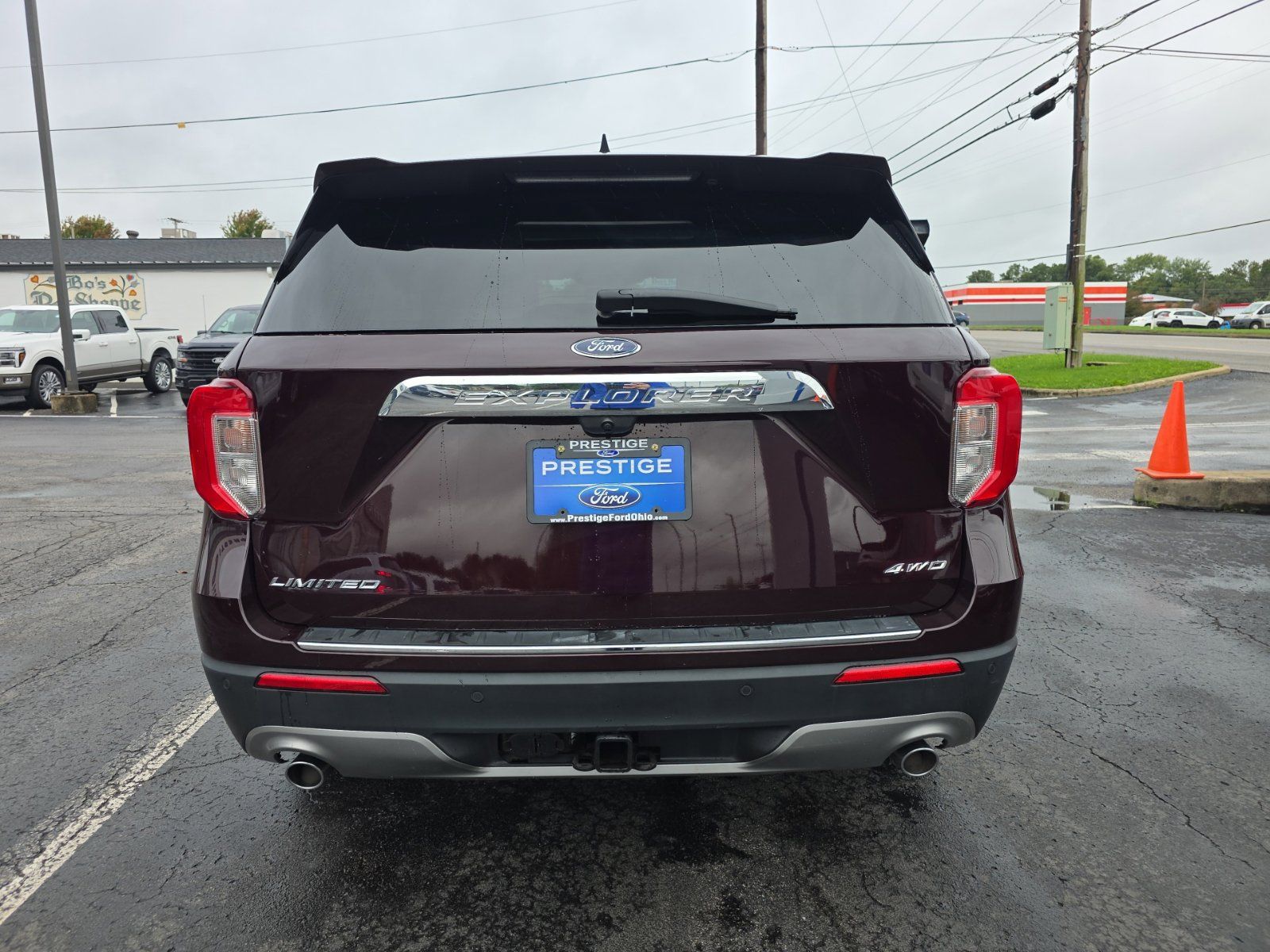 Used 2022 Ford Explorer Limited w/ Limited Technology Package AWD/4WD image 4