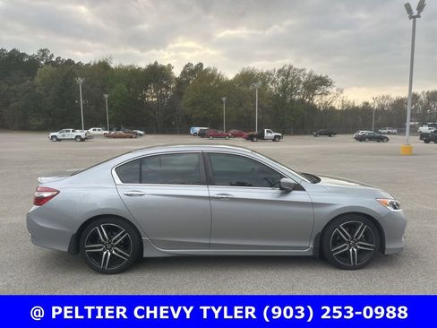 Used 2016 Honda Accord Sport image 6