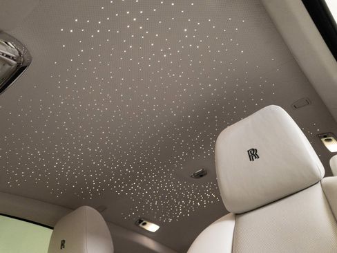 Used 2019 Rolls-Royce Wraith image 18