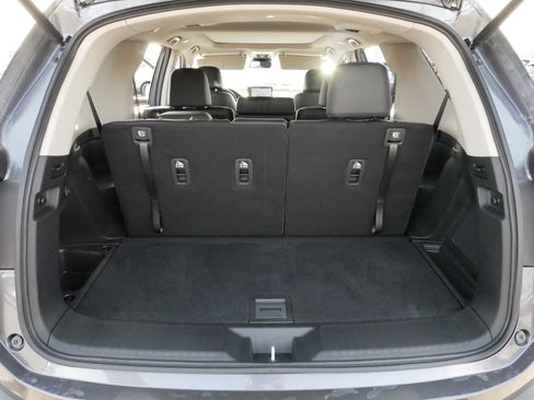 Certified 2025 Honda Pilot Touring image 18