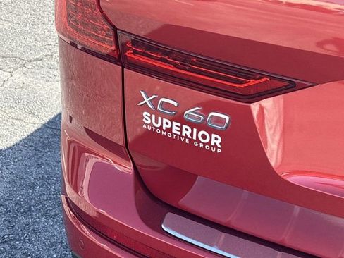 Used 2019 Volvo XC60 T5 Momentum w/ Multimedia Package image 6