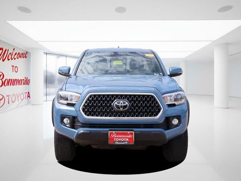 Used 2019 Toyota Tacoma TRD Off-Road AWD/4WD image 4