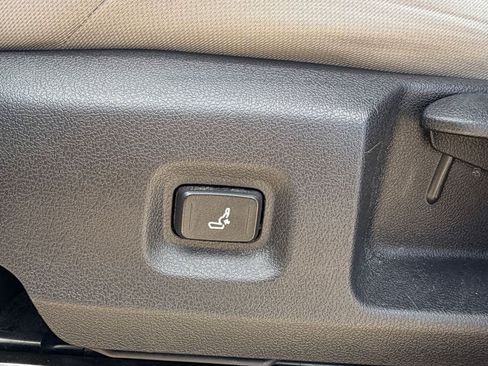 Used 2024 Toyota Tacoma SR5 AWD/4WD image 30
