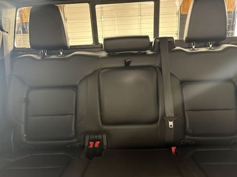 Used 2019 GMC Sierra 1500 SLT image 39