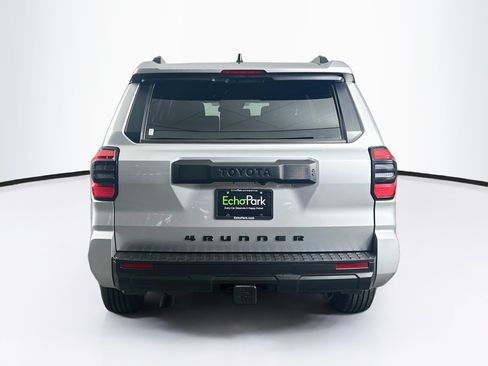 Used 2025 Toyota 4Runner SR5 AWD/4WD image 7
