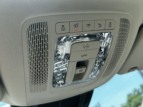 New 2026 Mercedes-Benz GLS 450 4MATIC image 32