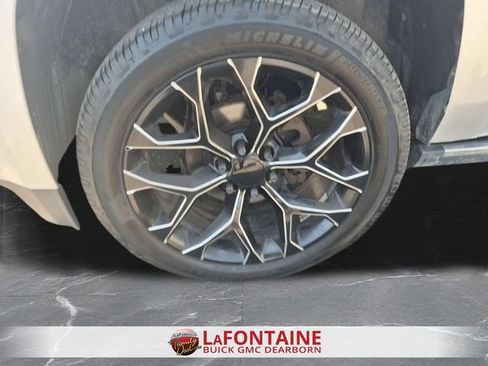 Used 2018 GMC Yukon Denali w/ Denali Ultimate Package AWD/4WD image 34