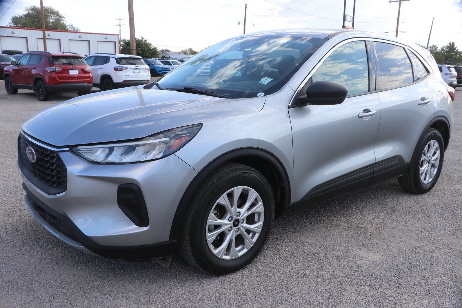 Used 2024 Ford Escape Active w/ Cold Weather Package FWD image 3