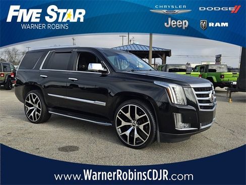 Used 2015 Cadillac Escalade Luxury image 1