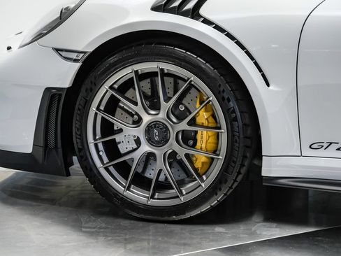 Used 2018 Porsche 911 GT2 RS RWD image 57