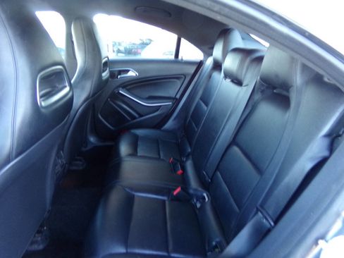 Used 2014 Mercedes-Benz CLA 250 image 13