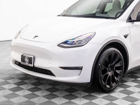 Used 2021 Tesla Model Y Long Range image 35