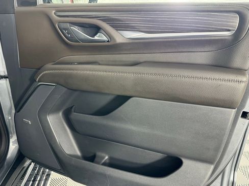 Used 2022 GMC Yukon XL Denali image 30
