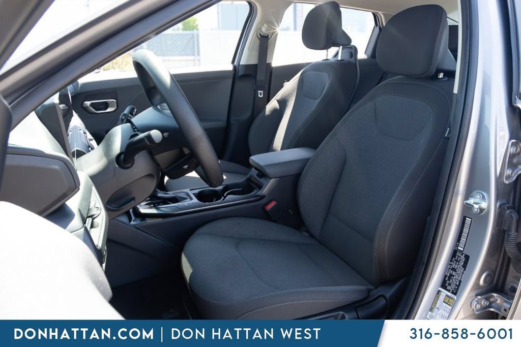 Used 2025 Kia K4 FWD image 13