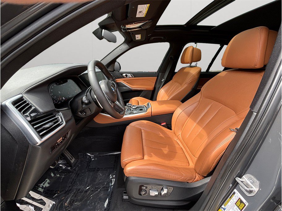Used 2022 BMW X5 M50i w/ Executive Package AWD/4WD image 2