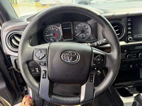 Used 2021 Toyota Tacoma TRD Off-Road w/ Technology Package AWD/4WD image 13