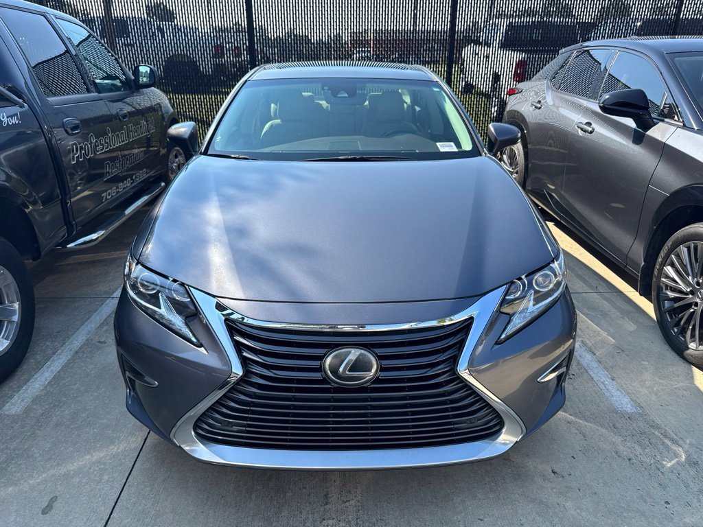 Used 2017 Lexus ES 350 w/ Luxury Package FWD image 3