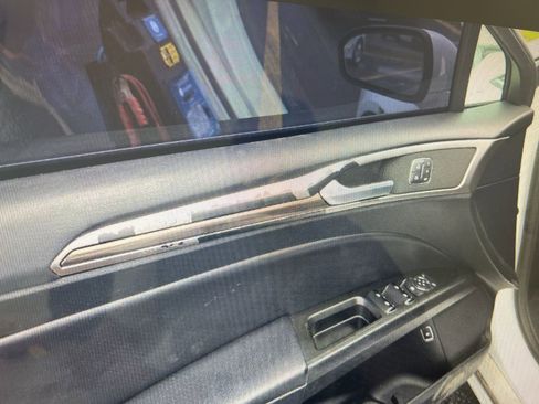 Used 2018 Ford Fusion SE w/ Equipment Group 602A image 8