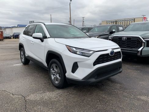 Used 2023 Toyota RAV4 XLE image 1