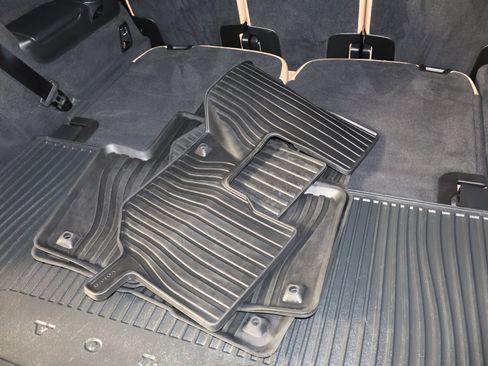 Used 2018 Volvo XC90 T6 Momentum w/ Convenience Package image 49