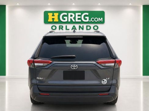 Used 2021 Toyota RAV4 LE FWD image 8