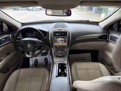 Used 2017 Lincoln MKZ Premiere FWD image 13