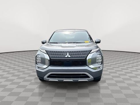 Used 2023 Mitsubishi Outlander SE FWD image 4