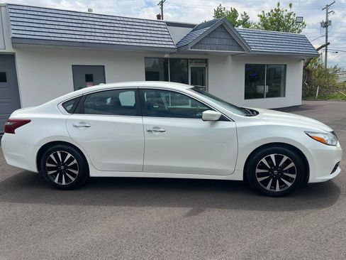 Used 2018 Nissan Altima 2.5 SV FWD image 7