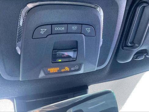 Used 2025 Toyota Corolla SE image 33