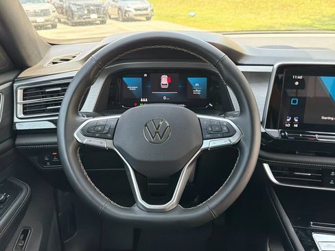 Certified 2025 Volkswagen Atlas Cross Sport SE AWD/4WD image 20