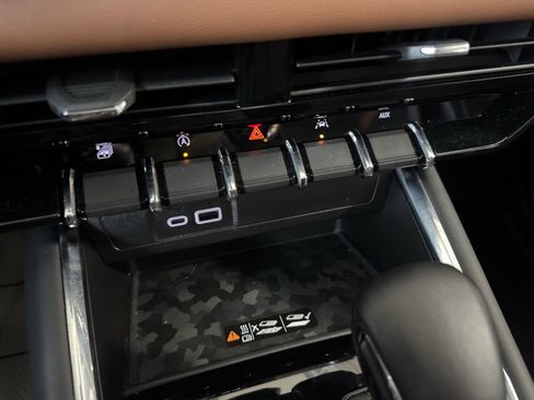 Used 2024 GMC Canyon AT4 w/ AT4 Premium Package image 21