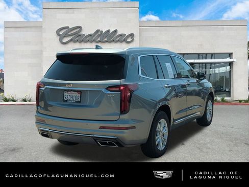 Used 2025 Cadillac XT6 Luxury image 3