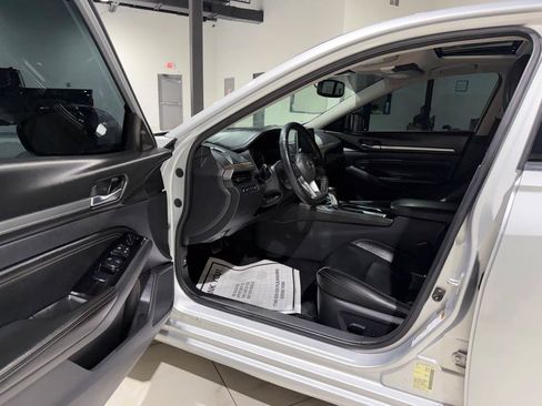 Used 2020 Nissan Altima 2.5 SL FWD image 16