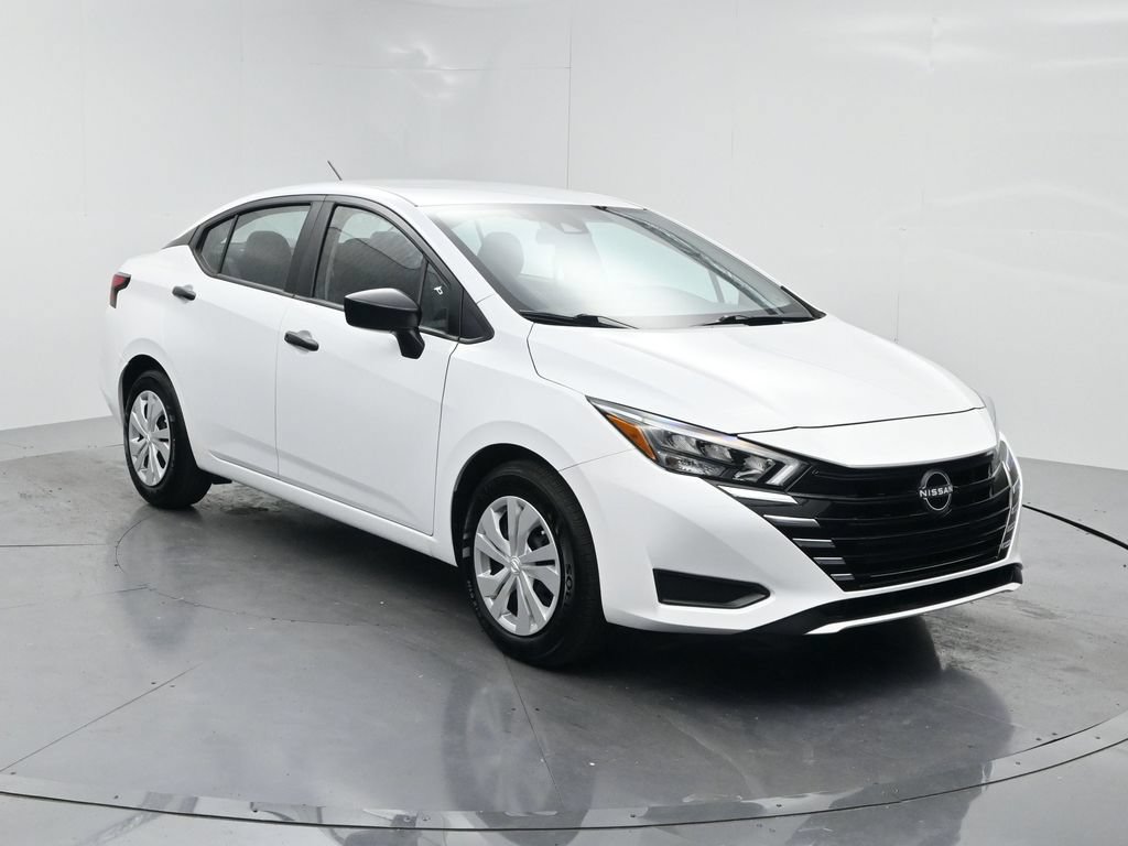 Used 2025 Nissan Versa S FWD image 2