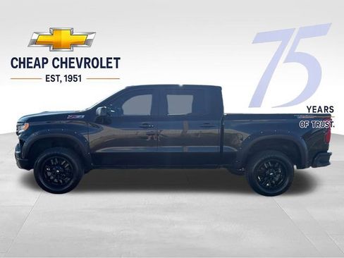 Used 2024 Chevrolet Silverado 1500 LT Trail Boss w/ Convenience Package II AWD/4WD image 2