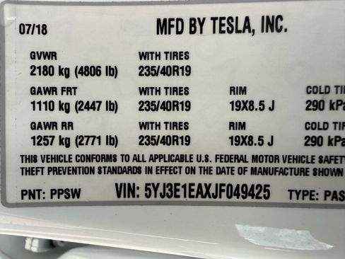 Used 2018 Tesla Model 3 Long Range RWD image 33