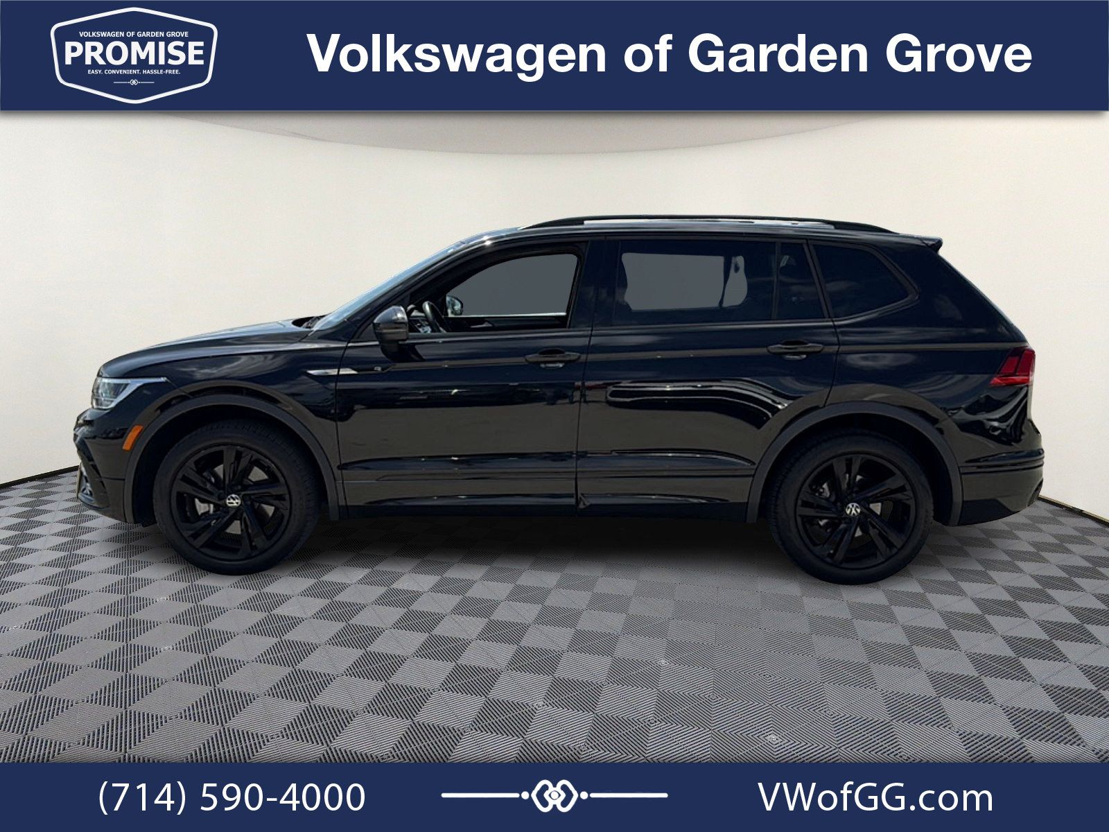 Used 2023 Volkswagen Tiguan SE R-Line FWD image 5