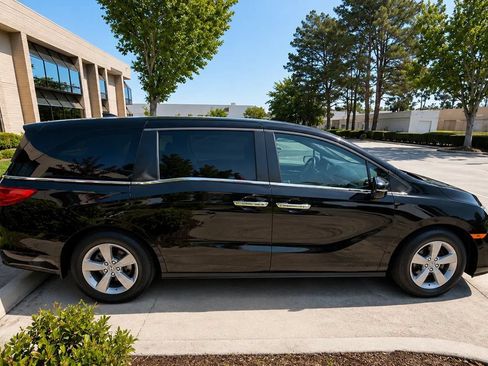 Used 2020 Honda Odyssey EX image 4