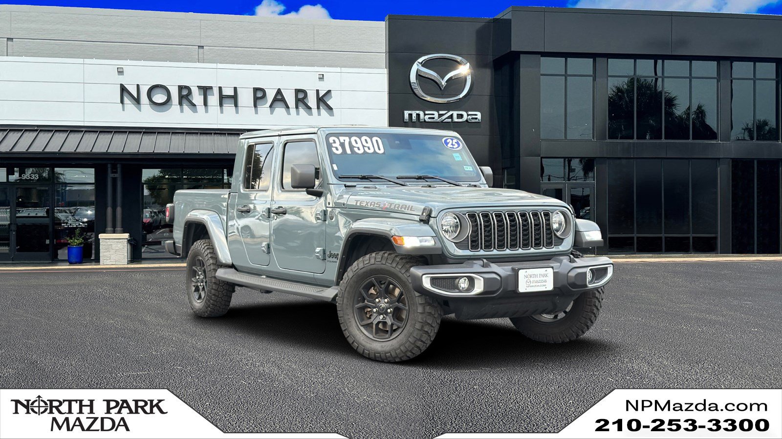 Used 2025 Jeep Gladiator Sport AWD/4WD image 1
