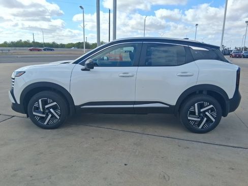 New 2026 Nissan Kicks SV w/ SV Premium Package FWD image 4
