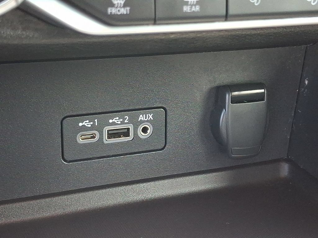 Certified 2023 Nissan Sentra SR w/ SR Premium Package FWD image 26